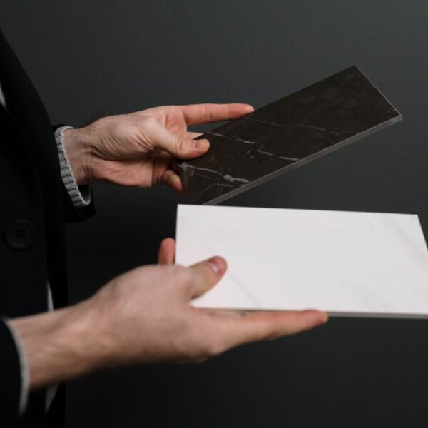 Brodziki akrylowe czy ceramiczne? Właściwości i różnice 2024